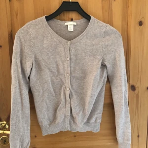 Kofta - Tröja meddela för mer info