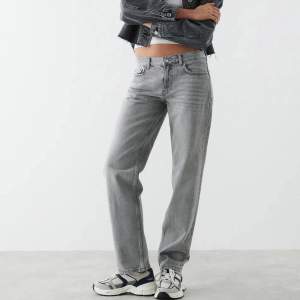 populära jeans ifrån Gina i stl 36. Ordi pris 500, pris kan diskuteras Kan mötas i gbg eller posta❤️