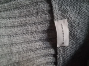 Ulltröja. Nypris 2300 - Obetydligt begagnad. 