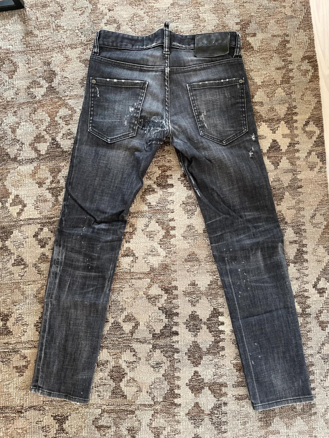 Svarta dsquared2 jeans - 90