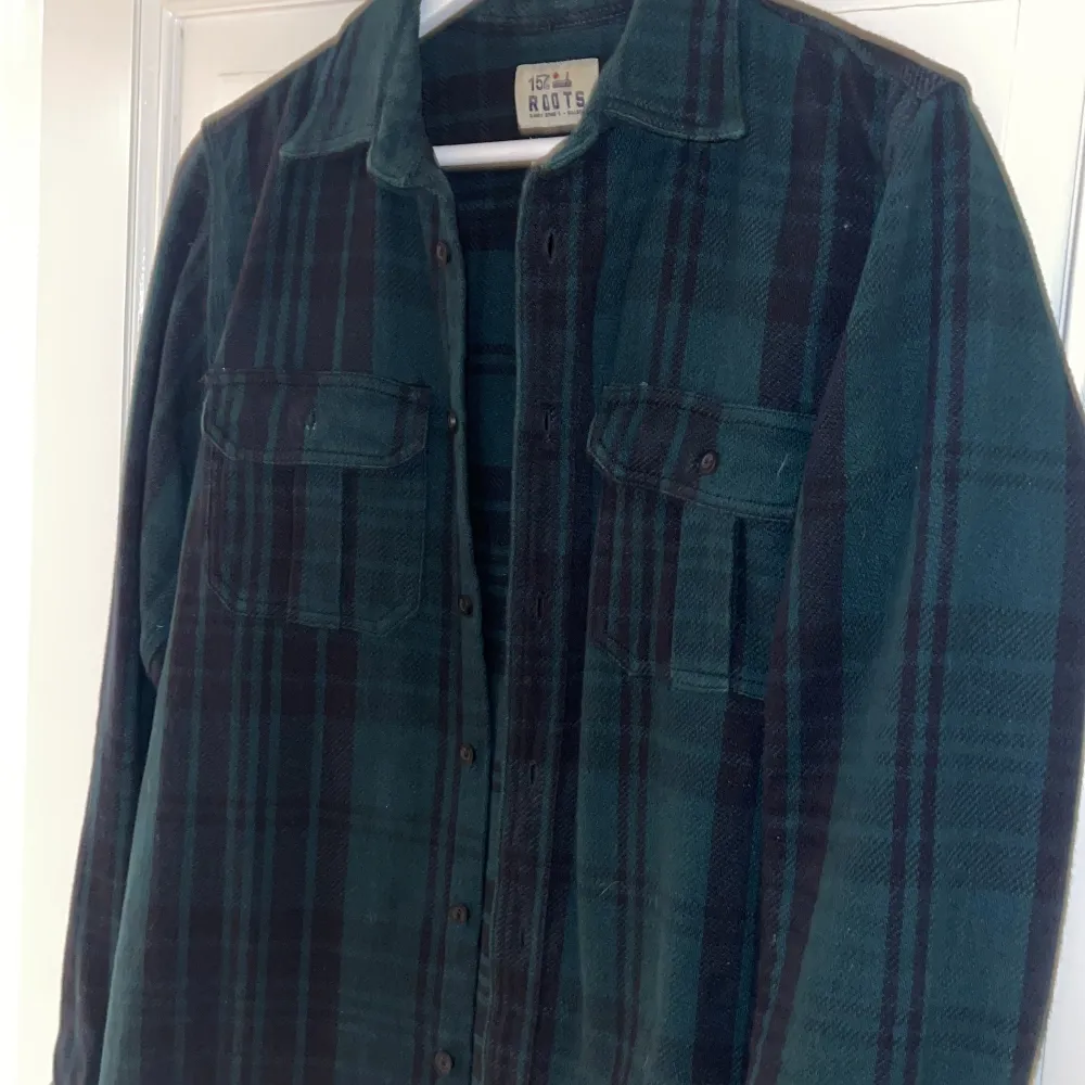 Svart och grön rutig skjortjacka från herravdelningen på Lager157, storlek M, 100kr+frakt. Jackor.
