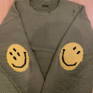 Kapital smiley elbow sweater - Kvitto från PMP (Ettresex) finns, för mått kom dm, riktigt fint skick! 