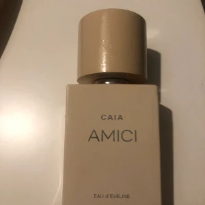 Parfym - Helt oanvänd parfym från caia. Fick den med julkalendern men hade redan en så säljer denna 