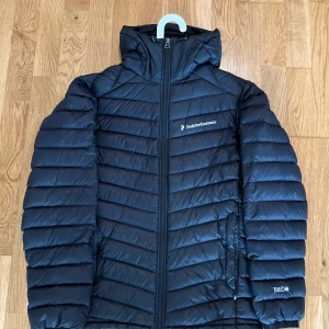 Peak performance jacka  - Peak performance jacka, storlek S.  -pris 700kr. 