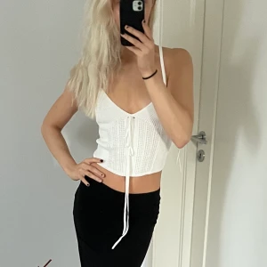 Linne  - Gulligt linne från zara som aldrig har kommit till användning. Så fin till sommaren men passar bra under kavaj också!