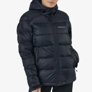 PeakPerformance jacka - Säljer nu min Jacka ifrån peakPerformace, i väldigt bra skick! Skriv för fler bilder!