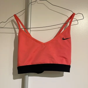 Oanvänd sport-bh  - Från nike, aldrig använd
