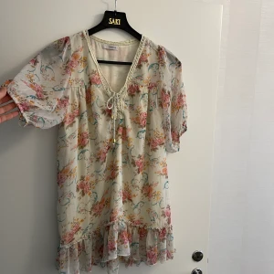 Klänning storlek M/L - Klänning storlek M/L