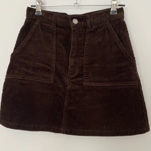 MONKI MENCHESTER KJOL - Perfekt skick! 👌🏻 