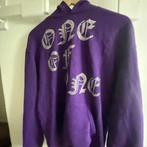 One Of One hoodie - One of one hoodie som jag köpte på deras pop up store i Göteborg. Använd endast en gång!