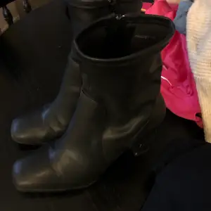 Boots från Nelly 