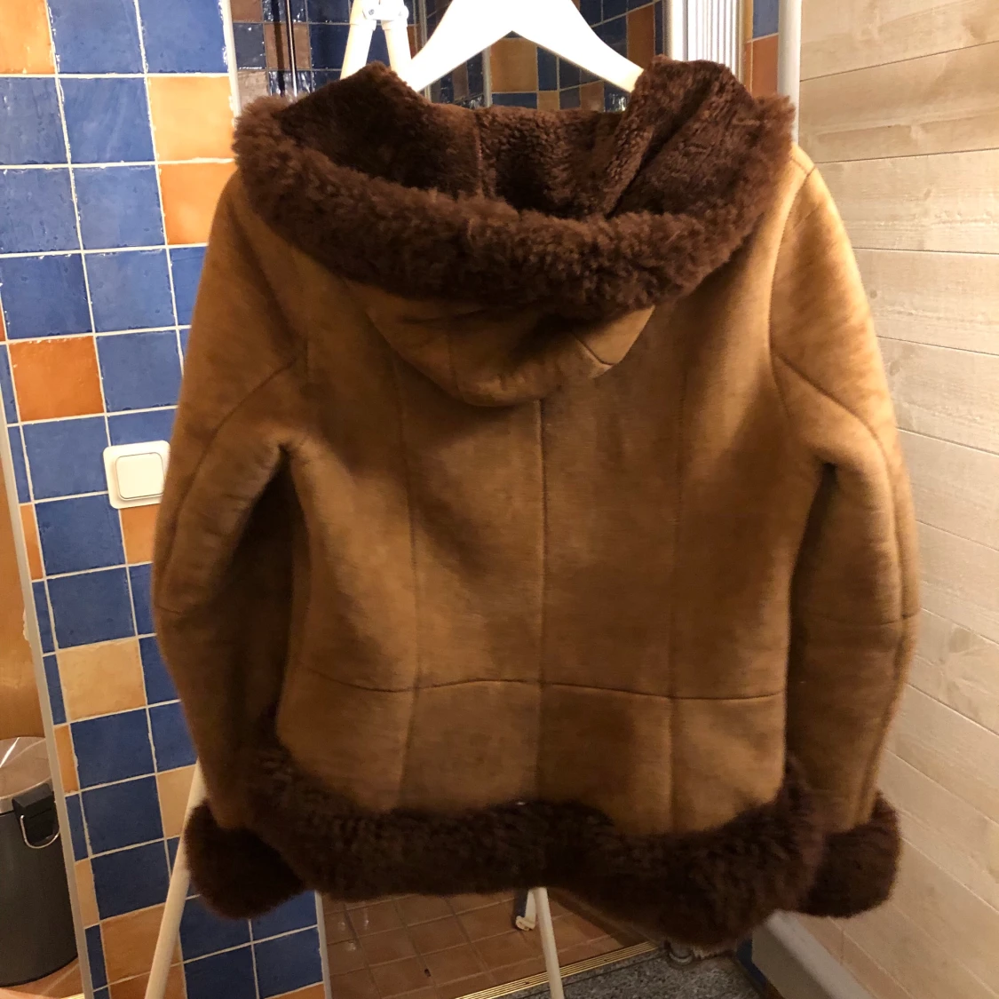 Jacka med ull/pälskrage  - 90