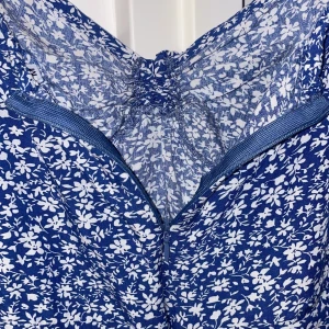 Kort klänning passar till storlek xs-s - Från SHEIN ny skick, säljs pågrund av fel storlek