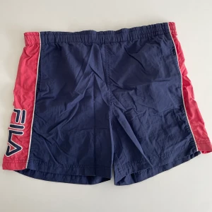 FILA vintage badbyxor - Lite nötta