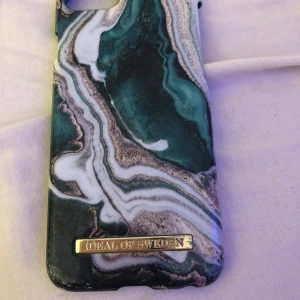 Iphone7  - Ett grönt marmor skal från ideal of sweden 