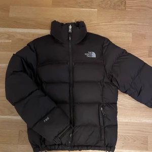 🤎Brun The North Face jacka🤎 - Brun The North Face vinterjacka i storlek XS