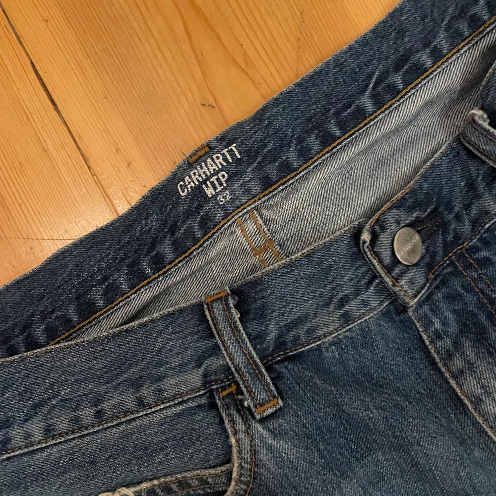 feta carhartt jeans storlek 32. Jeans & Byxor.