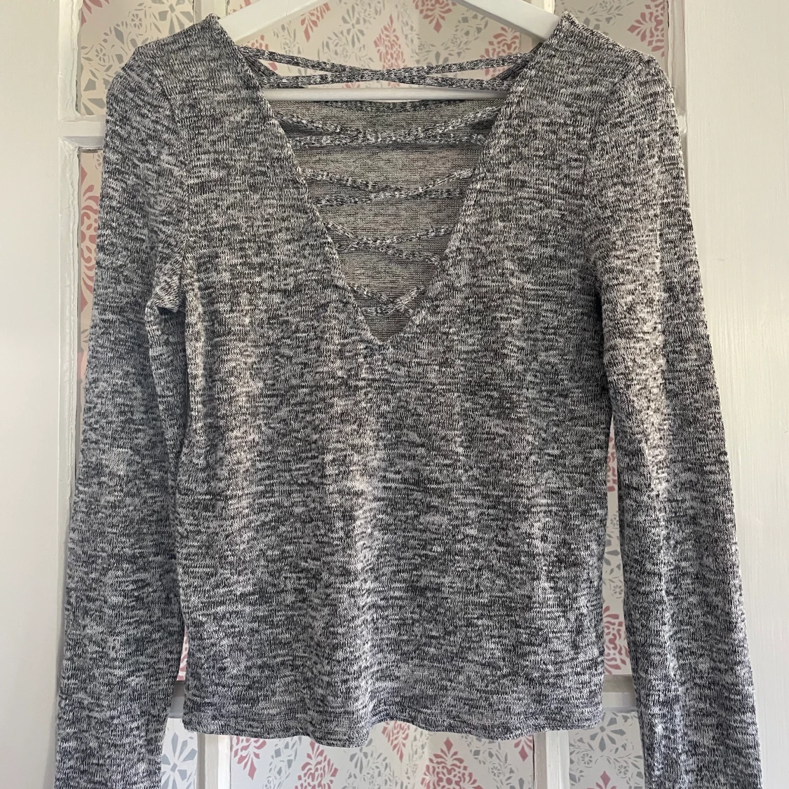 Tröja med snygg urringning