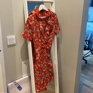 Topshop Red Floral Print Wrap Dress - Red floral print wrap dress from Topshop with waist tie and ruffle collar