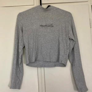 Gray jumper  - Gray jumper with nice slice 