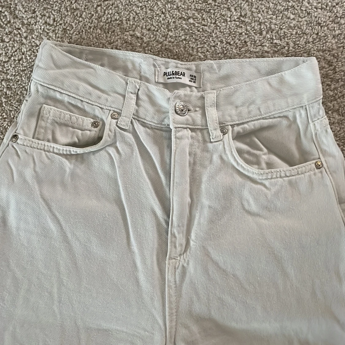 Pull&bear jeans vita storlek 32 - 90