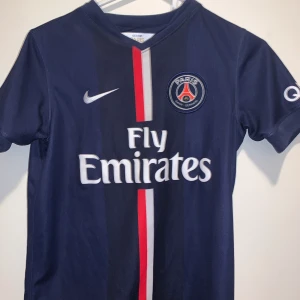 Psg tröja  - Psg fotbolls tröja 