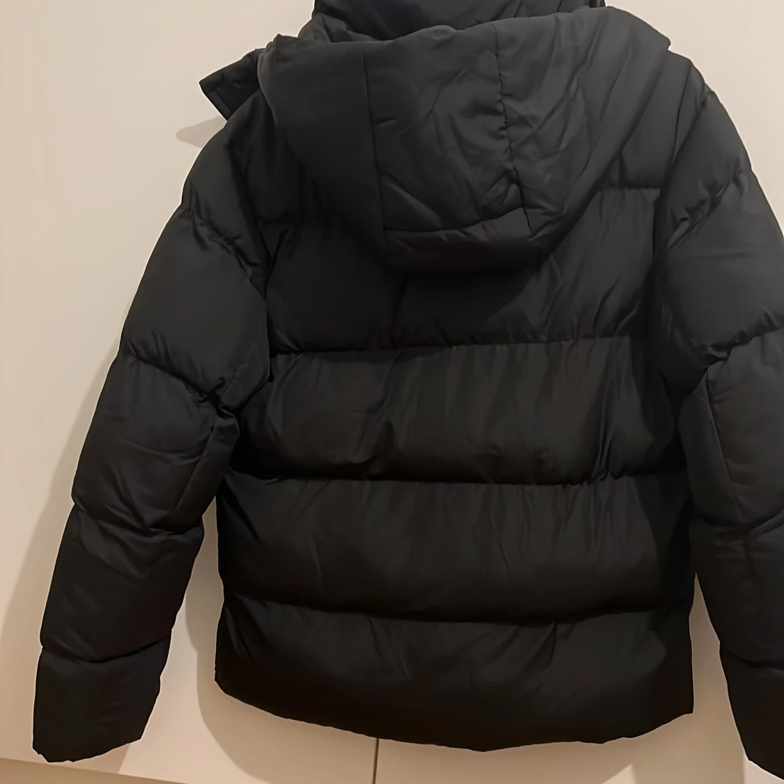 Svart pufferjacket i S - 90
