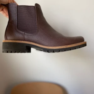 Skinn Boots - Säljer dessa fina skinnboots från Ecco! Är använda tre gånger och som i nyskick. Nypris var 1700kr.