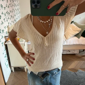 Fin topp  - Fin topp köpt i Paris nypris 240” säljer för 500 använd tre gånger 