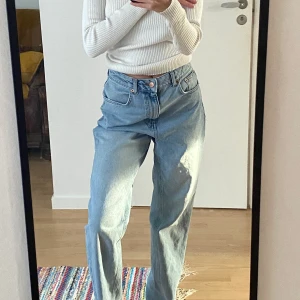 Midwaist jeans  - Mid waist jeans från nakd, använda endast ett par gånger!!