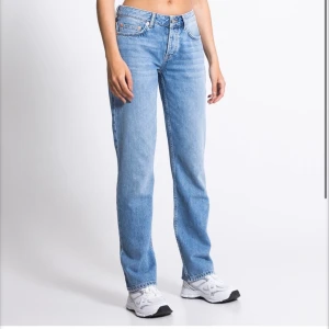 Lågmidjande jeans  - Strl M men är vädligt stretchiga 