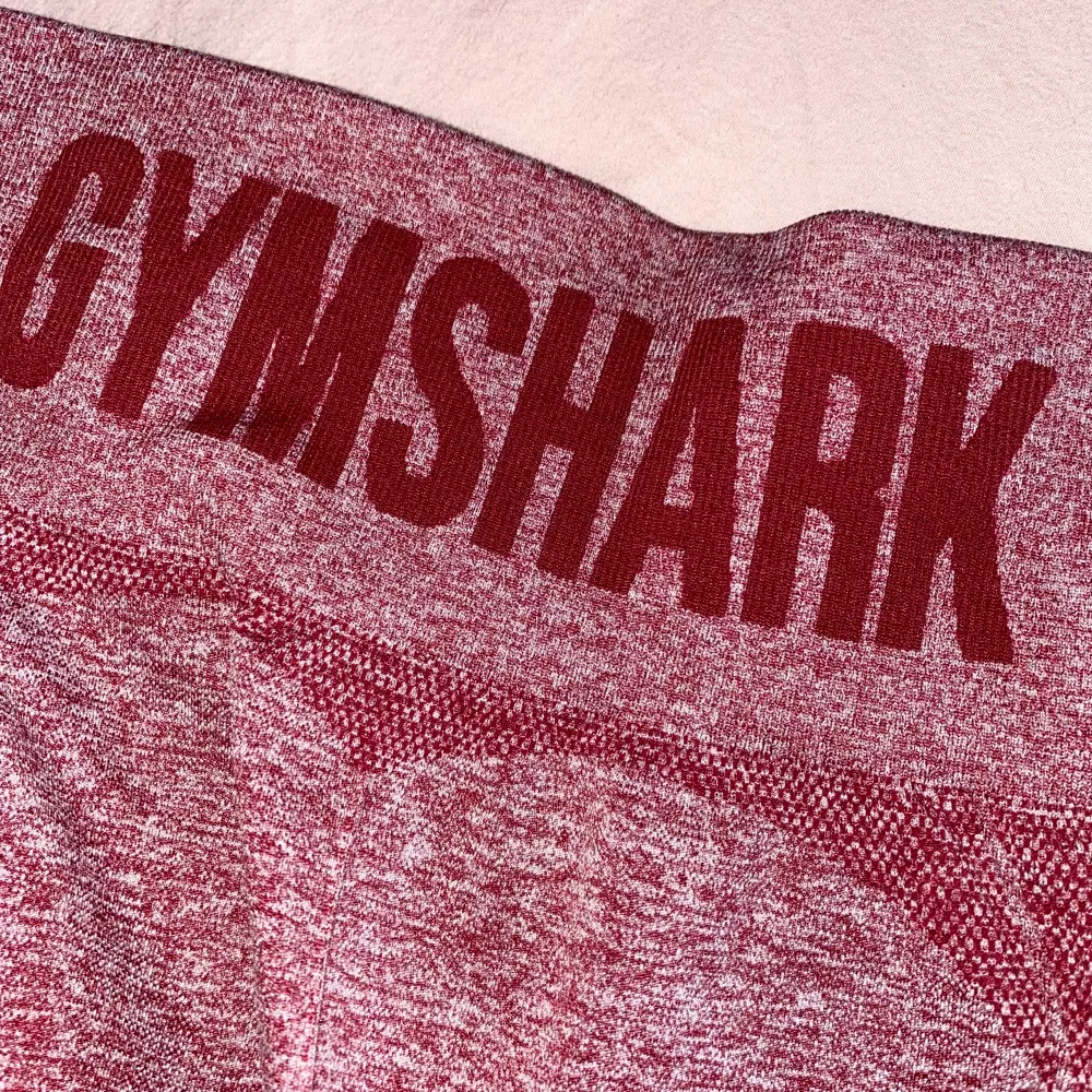 Gymshark tights storlek S Använda 1-2 gånger 350 kr + frakt Sann till storlek. Jeans & Byxor.