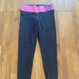Victoria’s Secret Pink Tights - Långa yoga/träningstights från Pink. Knappt använda i bra skick. 100kr 