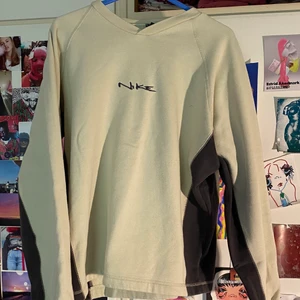 Vintage Nike Sweatshirt - Fin sweatshirt från Nike. Bra skick. Storlek medium. 