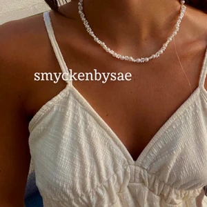 Smycken - Vi säljer jättefina egengjorda smycken perfekta till sommaren!🌸 Armband  39-69kr, halsband 69-169kr, ring 15-25kr🌸🌸 Köp 5 saker och få gratis frakt, annars ligger frakten på 13kr, tryck inte köp direkt!❤️