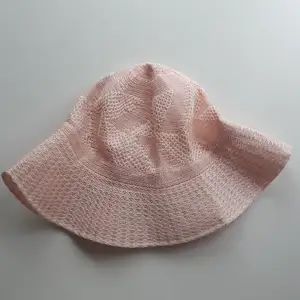 Jättefin oanvänd rosa buckethat då den är lite för liten för mig. 💗 Vet ej storlek men kan mäta om du är intresserad 💗