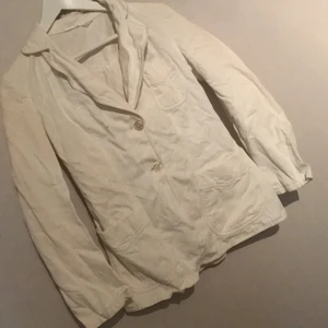 Vintage 80tals kavaj  - Vintage kavaj från 80 talet. Otroligt fin. Behöver en strykning! 