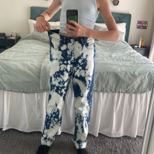 Collusion jeans  - Ett par as coola jeans som är för stora på mig