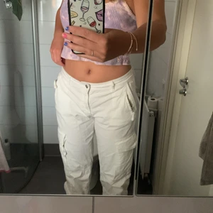 Zara cargo st38 - Använt 2 gånger, skit snygga men lite stora för mig💗 jag är 169💖 frakt tillkommer 