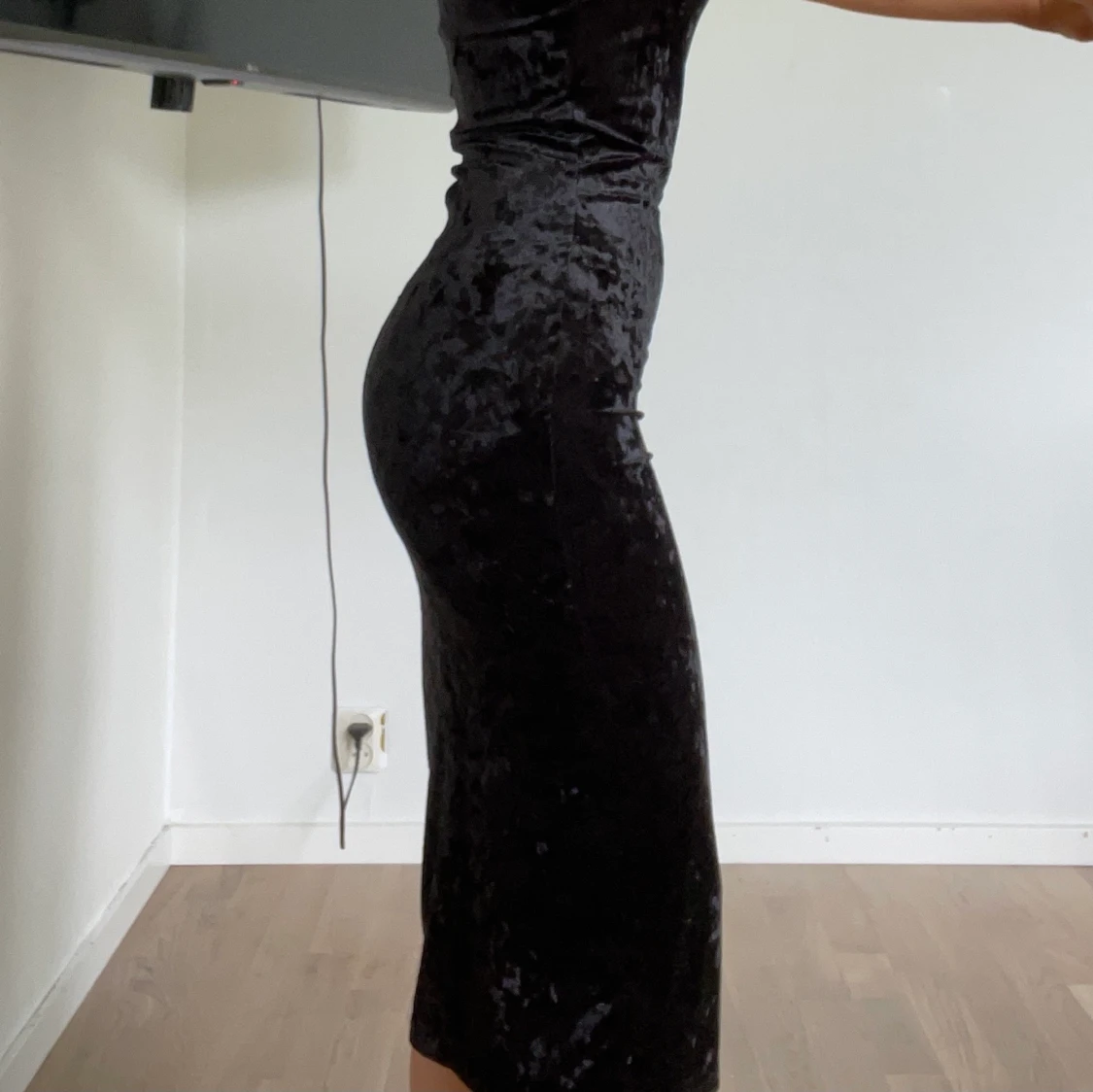 Svart croppad klänning - 90