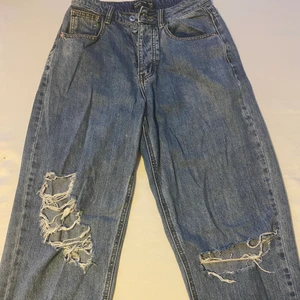 Jeans  - Använt fåtals gånger. Storlek 36 från PrettyLittleThing.