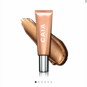 Caia  - Säljer caias liquid highliger i färgen Golden glow. Provade en gång, men har andra jag gillar mer så endast använd en gång. Byte mot andra caia produkter elelr köp för 180kr