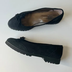 Loafers - Svarta vintage loafers från Michela Ruffino. Gjorda i Italien