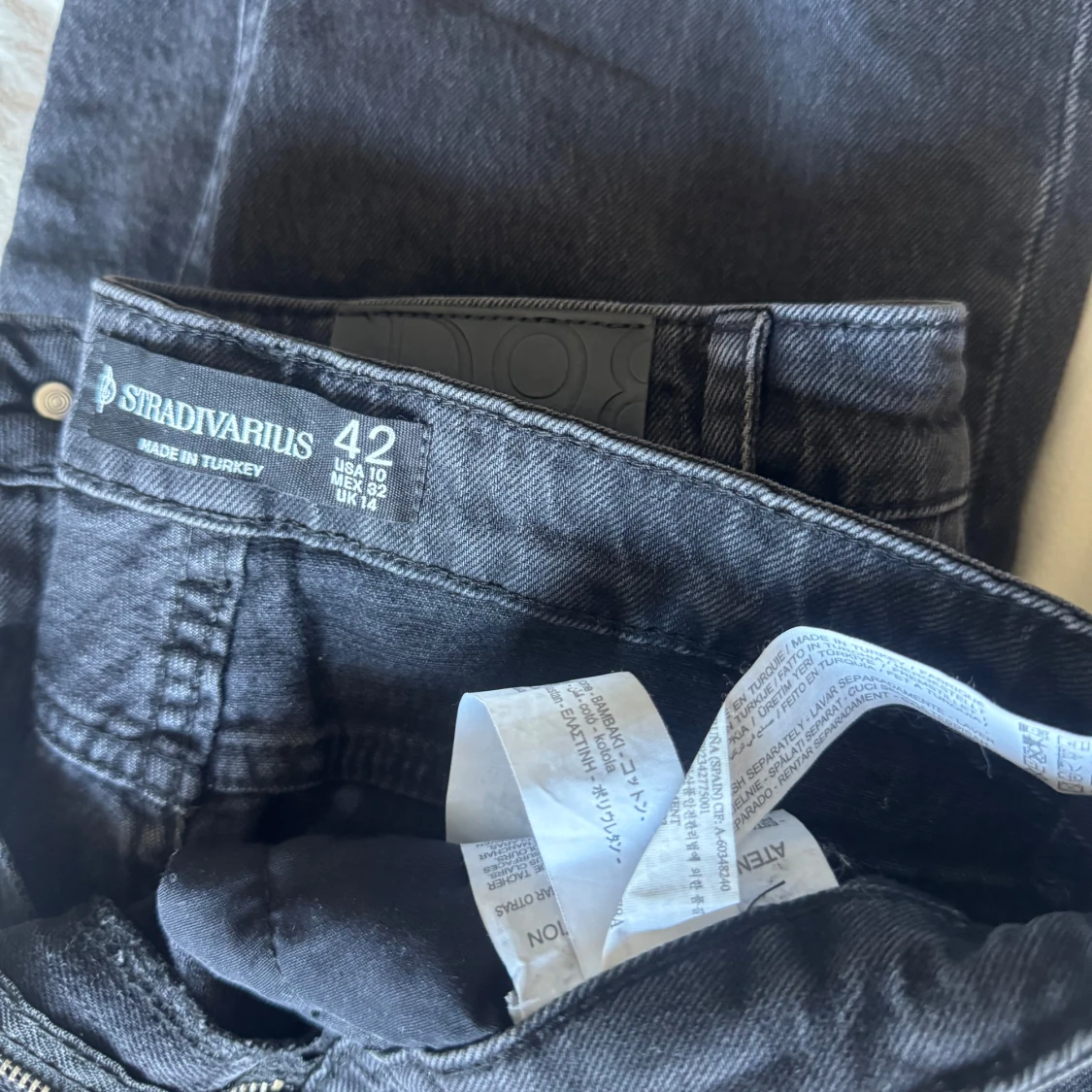 Svarta jeans från Stradivarius - 1