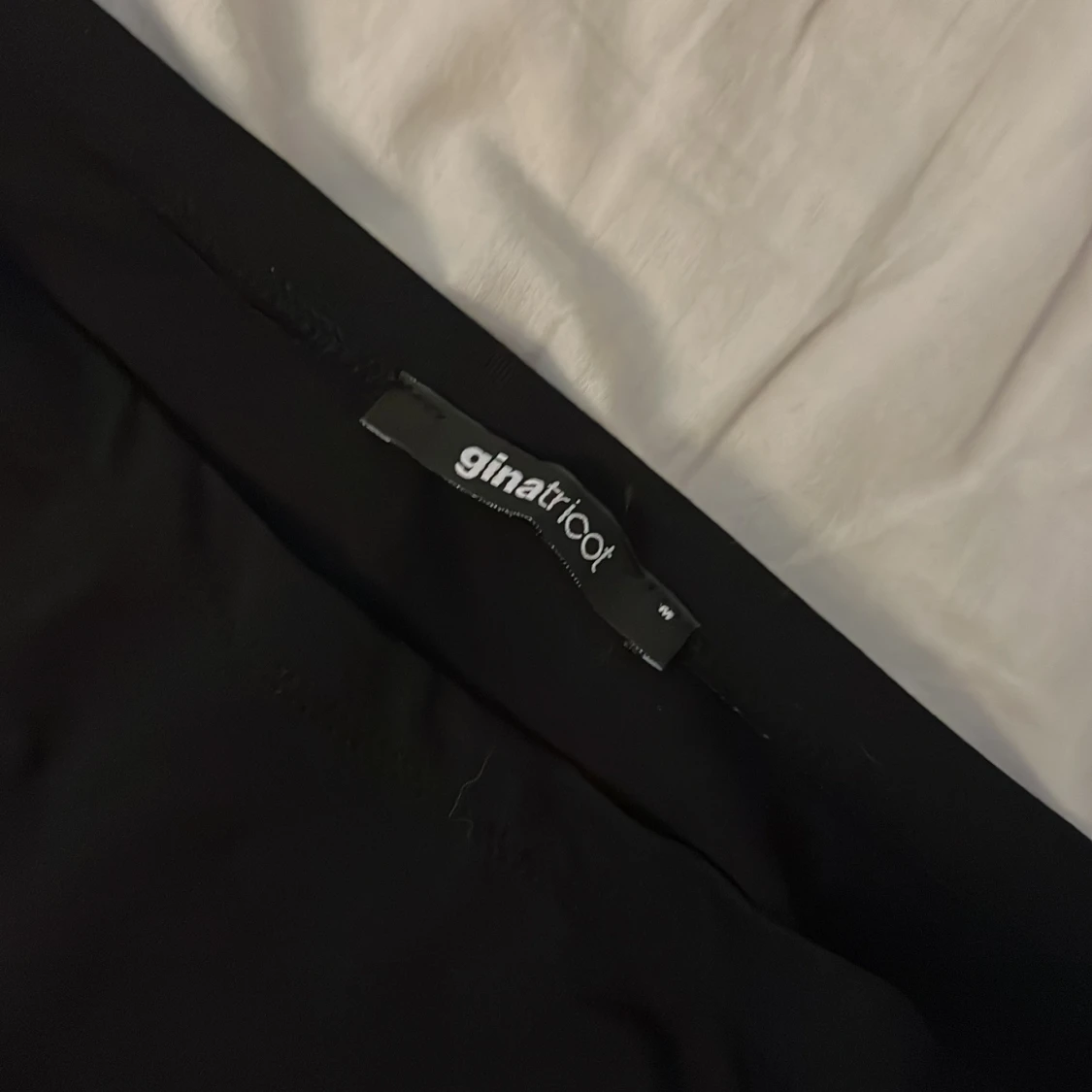 Svart långärmad topp från Gina Tricot - 2