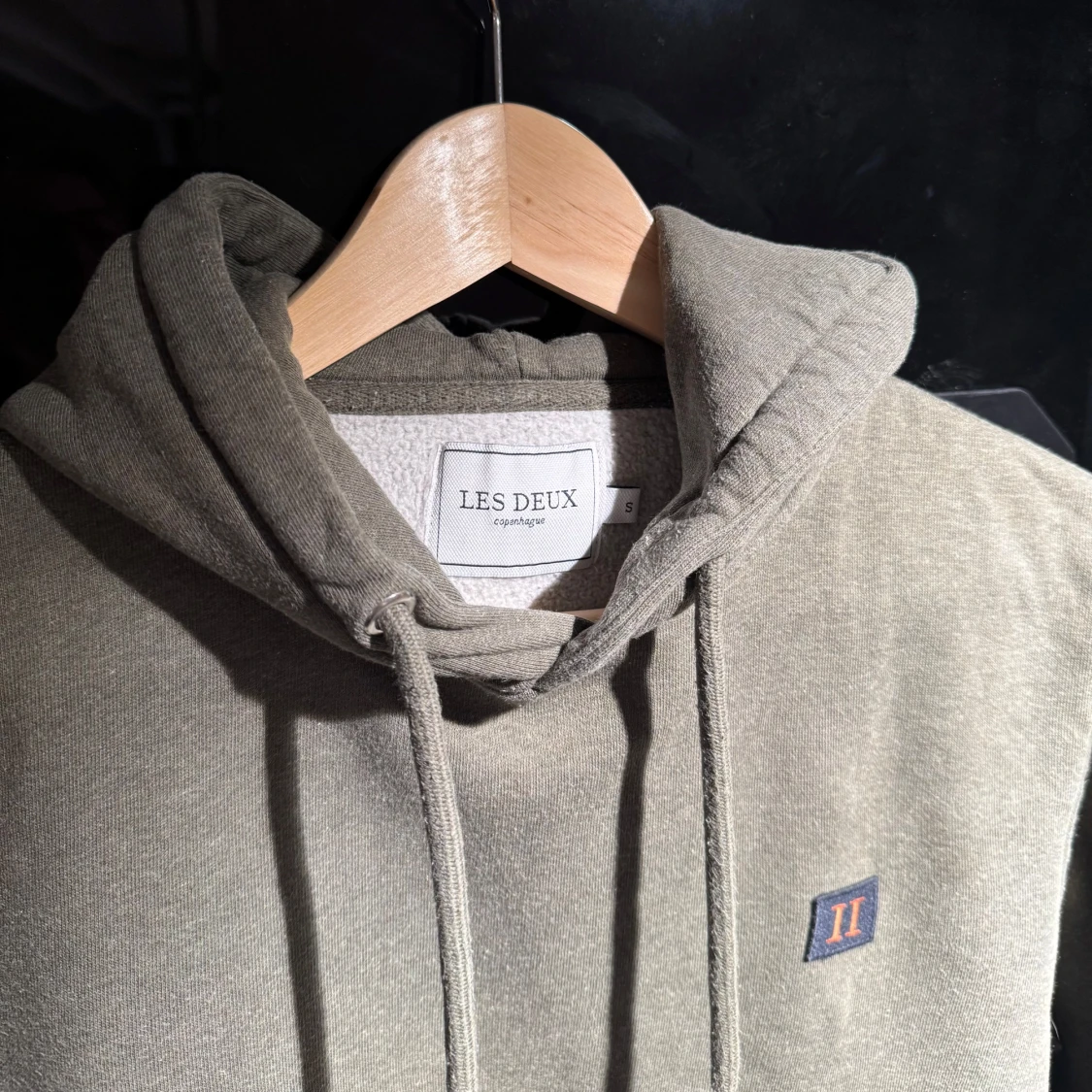 Grön hoodie från Les Deux - 1