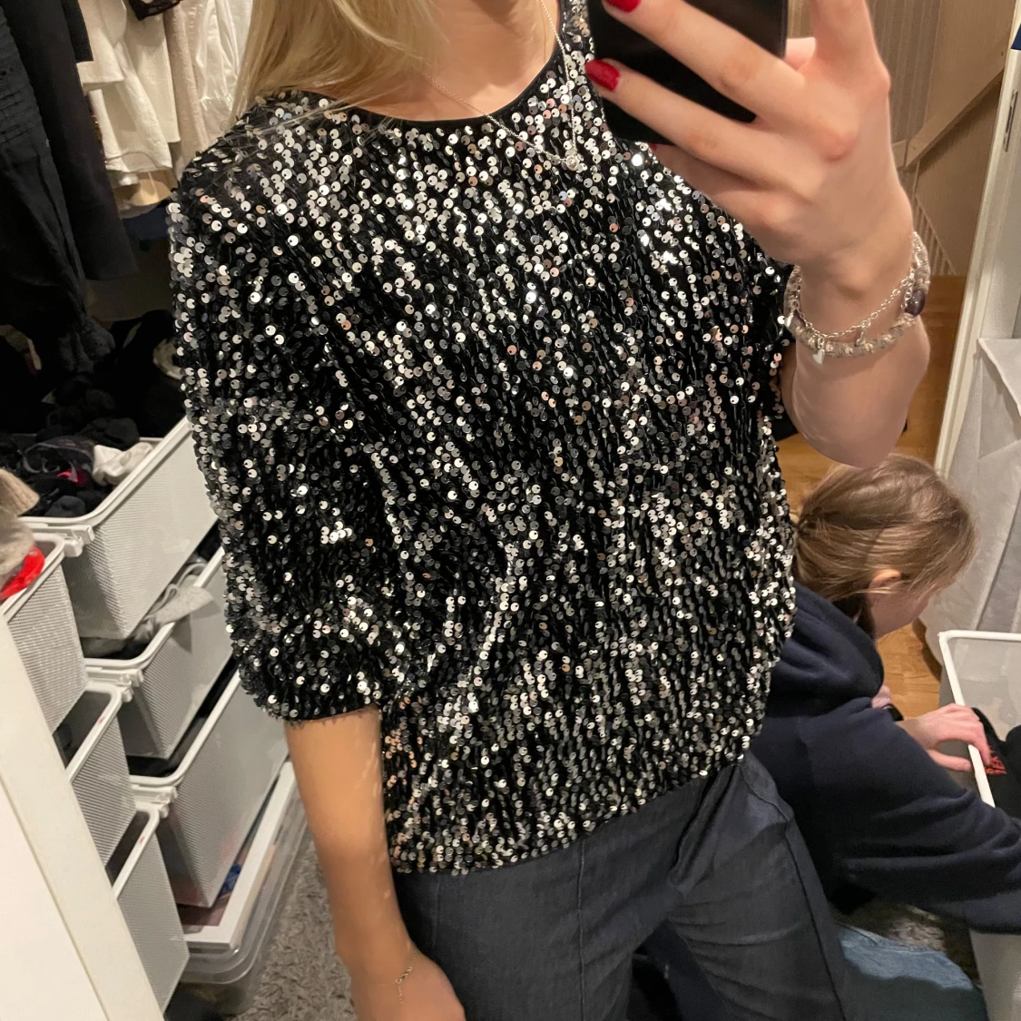 Svart glittrig topp - 2