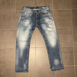Replay jeans - Helt sjuka Replay Newbill | sick 9,5/10 | storlek: w33 | nypris 1600kr | vårt pris: 549kr | helt galen steal | kontakta oss vid några funderingar// Torslanda closet🤝