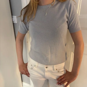 Soft goat tröja  - Säljer en söt blå soft goat tröja som passar till mycket och är perfekt till våren och sommaren. 🩵100% Carsmir i bra skick