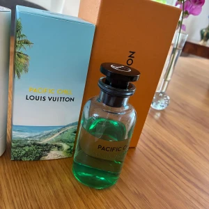 Louis Vuitton Pacific Chill parfym samples - 2Ml:89 3ml:119 5Ml:149 10Ml:299 30Ml:899